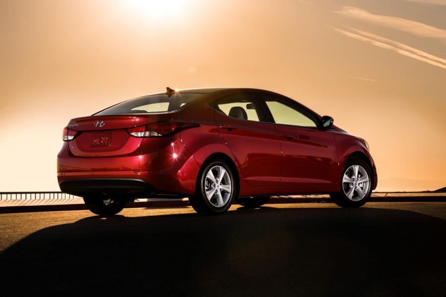  Hyundai Elantra Value Edition 2015 года  (фото 8 из 27)